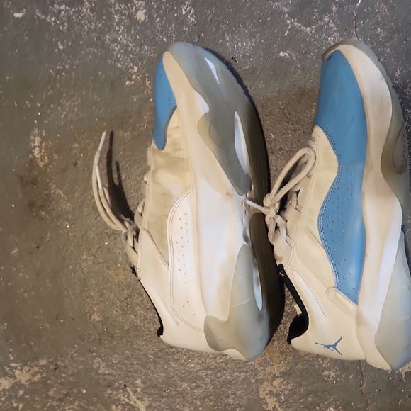 Jordan 11 - Picture 3 of 4